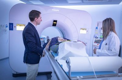 Philips Verida Spectral CT system with clinical staff
