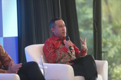 Drg. Iing Ichsan Hanafi speaking at the cardiovascular dialogue