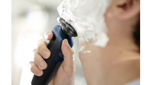 Obtenha um barbear prático a seco ou um barbear refrescante a húmido
