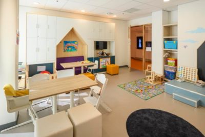 Het kleurrijke binnenland van de kinderspeelkamer