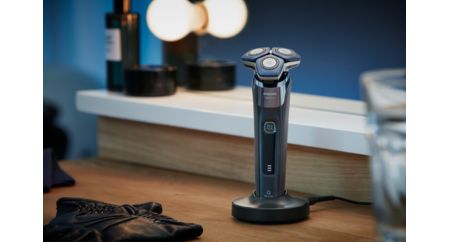 Shaver series 7000 Wet & Dry electric shaver S7885/50 | Philips