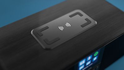 لوحة الشحن اللاسلكي Qi، ومنفذ USB