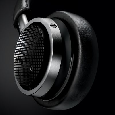 Bass Reflex System for clear, dynamic and balanced bass
