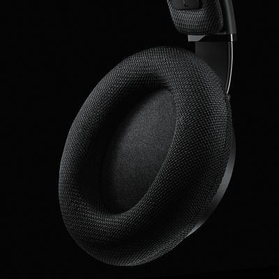 Breathable ear cushion for longer wearing comfort.