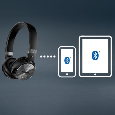 Multi-point plays music and calls on two devices at once