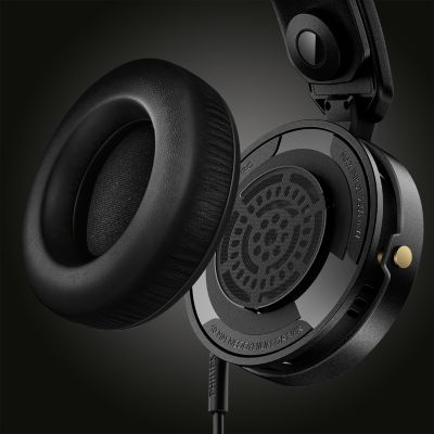 Detachable, replaceable and comfortable ear cushions