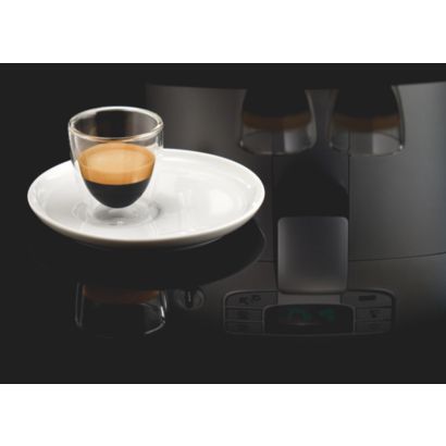 Expresso e leite vaporizado com um toque