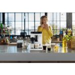 S pritiskom na gumb pripravite espresso in kapučino