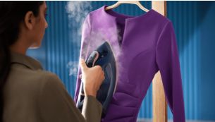 D&eacute;froissage vertical pour les v&ecirc;tements sur cintre