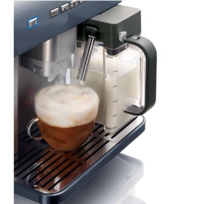 Automatické napenenie mlieka v jedinečnom zásobníku na mlieko