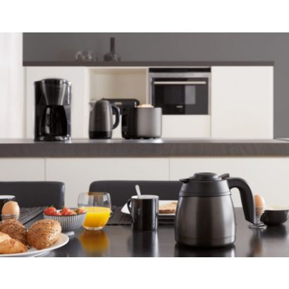 Un caffè caldo e delizioso, in un design elegante