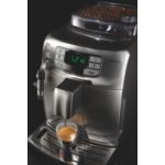 Espreso un krēmīgas piena putas ar vienu pogas pieskārienu