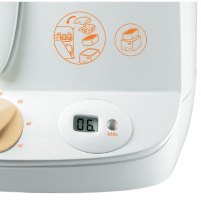 The digital timer allows pre-setting of frying time