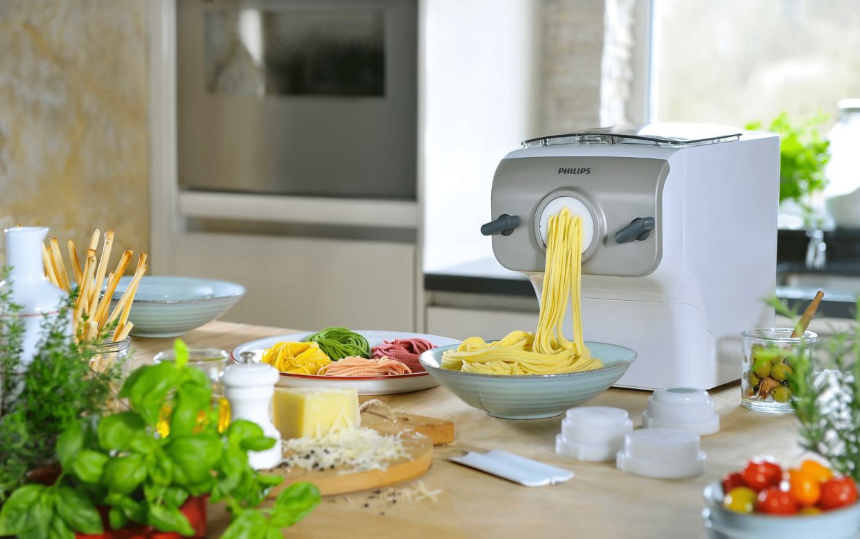 Premium collection Pasta maker HR2365/04 | Philips