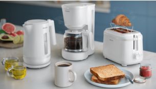 Ensemble petit-d&eacute;jeuner complet avec bouilloire et cafeti&egrave;re
