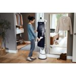 Product in Use Photo Philips ComfortTouch Garment Steamer GC554/38 的缩略图