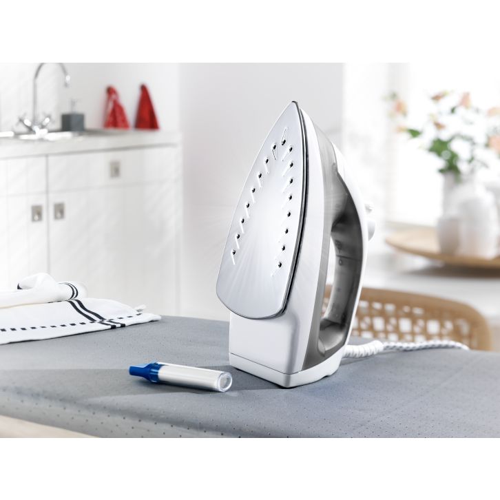 Removes stains from the soleplate of your iron