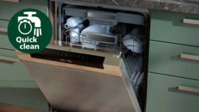 Cuenta con tecnología QuickClean y piezas desmontables aptas para lavavajillas