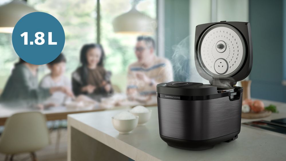 Large 1.8 L capacity makes up to 10 cups of rice