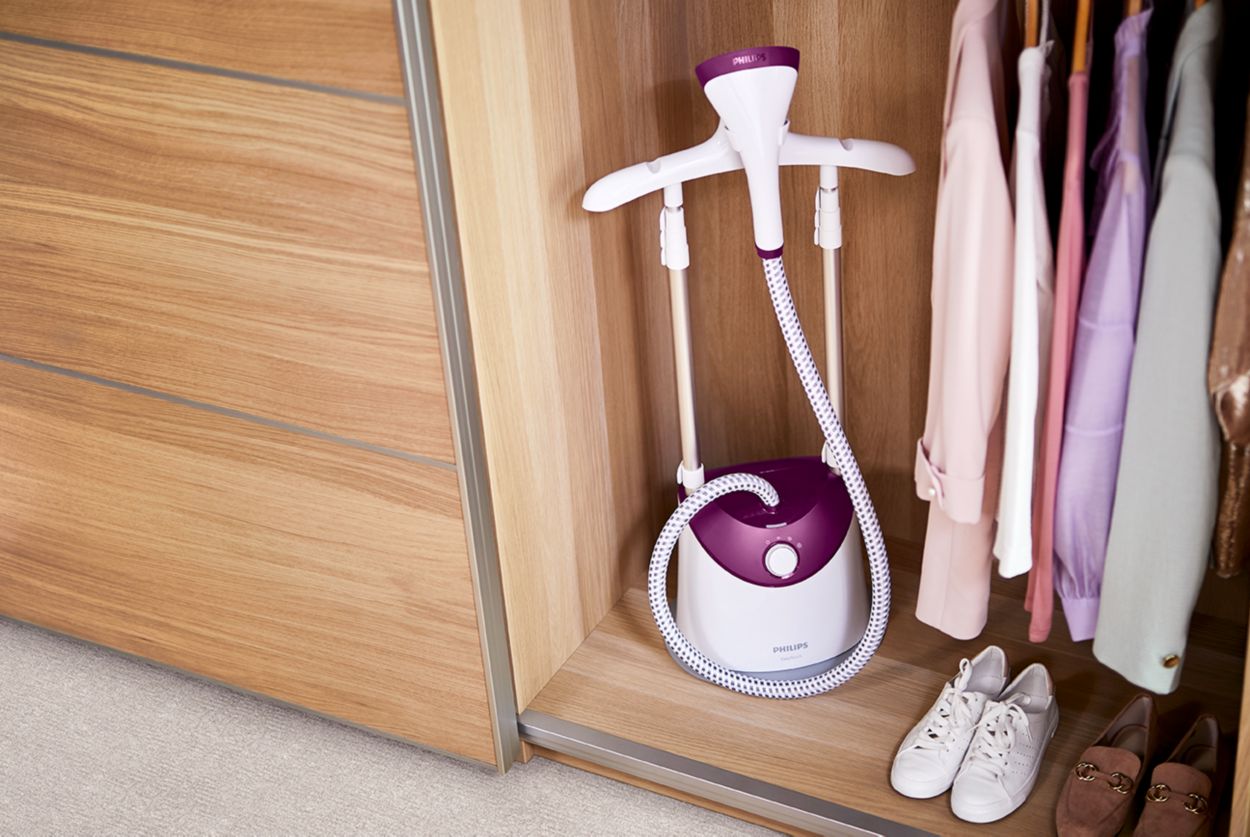 Easy Touch Stand Steamer GC485/46 | Philips