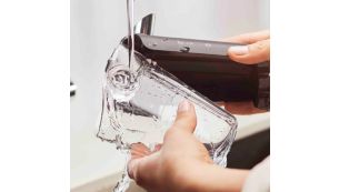 La carafe LatteGo est très facile à nettoyer : 2 pièces, sans tubes
