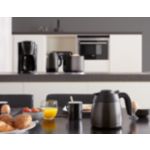Un caffè caldo e delizioso, in un design elegante