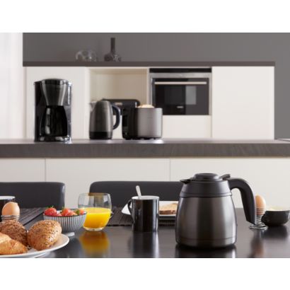 Un caffè caldo e delizioso, in un design elegante
