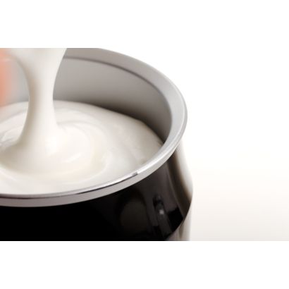 Kaffe af SENSEO®-kvalitet beriget med opskummet mælk