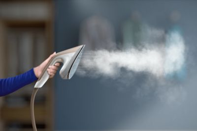 Động cơ mạnh mẽ giúp dễ dàng ủi phẳng những nếp nhăn khó ủi hơn