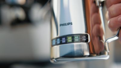 Kanvica na mlieko s dokonalou teplotou a výkonná parná tryska