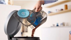 St&oslash;vbeholder designet til hygiejnisk t&oslash;mning med &eacute;n h&aring;nd