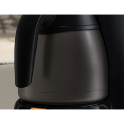 Un caffè caldo e delizioso, in un design elegante