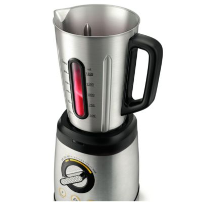 Jarra de diseño exclusivo descentrada para mezclar los ingredientes de manera eficiente