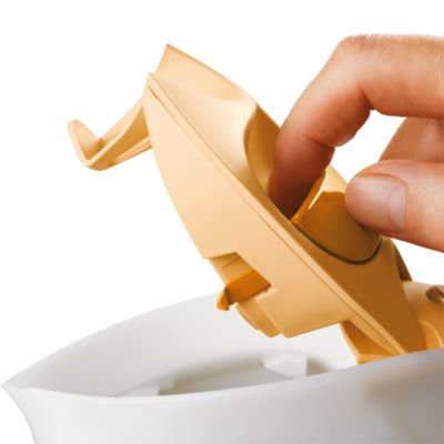 Atverams vāks ar lielu atvēruma leņķi atvieglo uzpildi un tīrīšanu