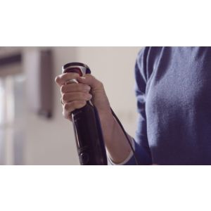 Powerful and easy-control hand blender