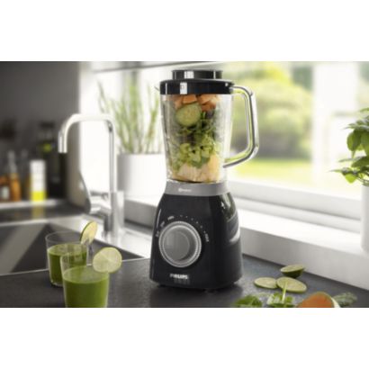 Main in-use photograph Philips Viva Collection Blender