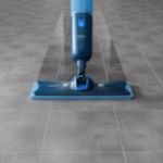 Snadné vytírání dlaždic, kamene a betonu