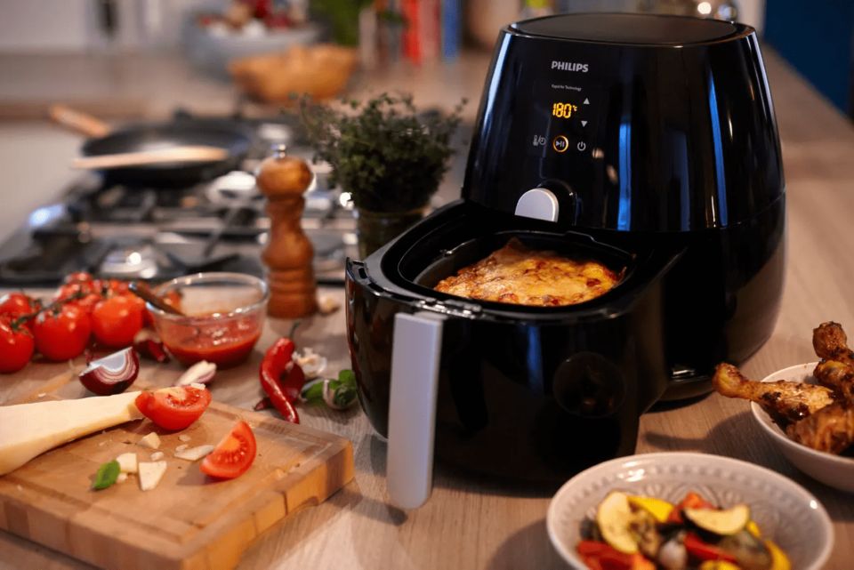 Viva Collection Digital Airfryer HD9230/26 Black | Philips