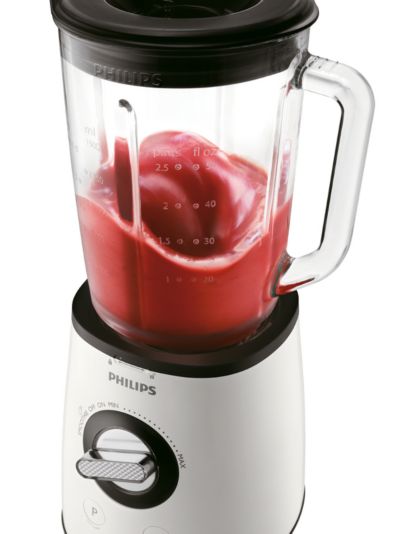 Jarra de diseño exclusivo descentrada para mezclar los ingredientes de manera eficiente