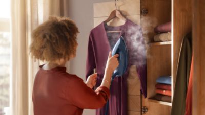 מגהץ קל משקל מושלם לגיהוץ אנכי