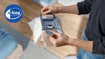 Οι ανθεκτικές σακούλες μεγάλης διάρκειας τοποθετούνται στον μεγάλο θάλαμο σκόνης 3 λίτρων