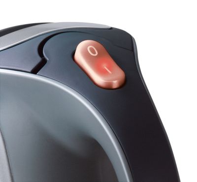 Märgutuli põleb, kui veekeetja on sisse lülitatud