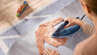 Uniči do 99,9 % bakterij* za osvežitev oblačil