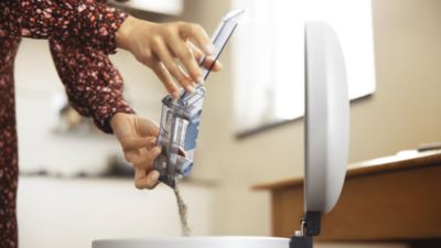 Kaksi pölysäiliötä lian tehokkaaseen keräämiseen
