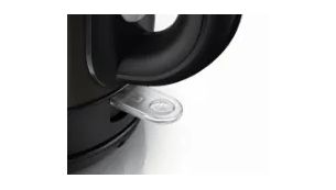 Pilot light indicates when the kettle is switched on
