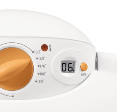 The digital timer allows pre-setting of frying time