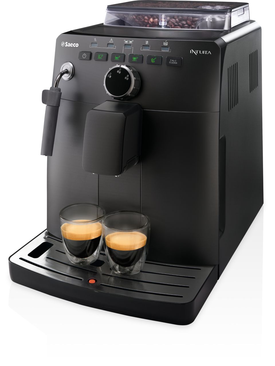 El espresso con granos de café recién molidos
