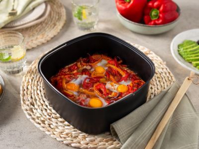 Konditorejas piederums ar nepiedegošu pārklājumu