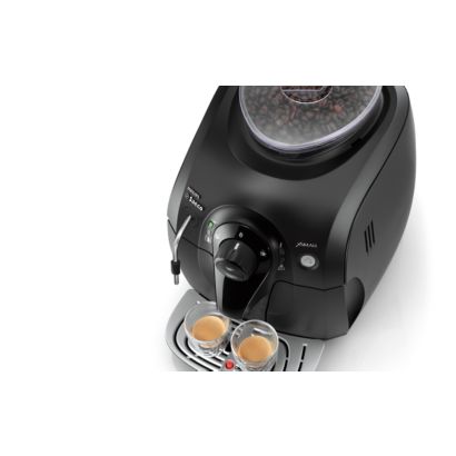 Prova l'aroma dei chicchi di caffè preferiti.