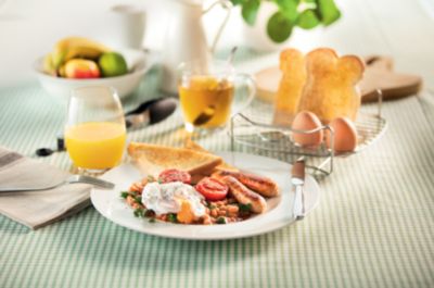 Pladanj za doručak za tost, jaja i još mnogo toga